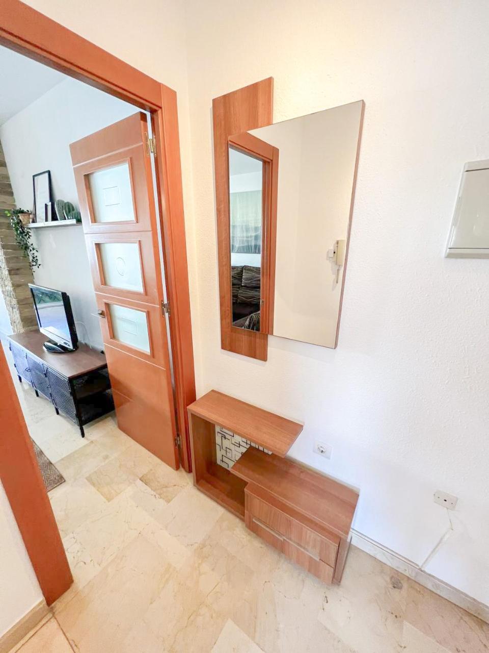 Large & Cozy Centrally Apartment توريمولينوس المظهر الخارجي الصورة