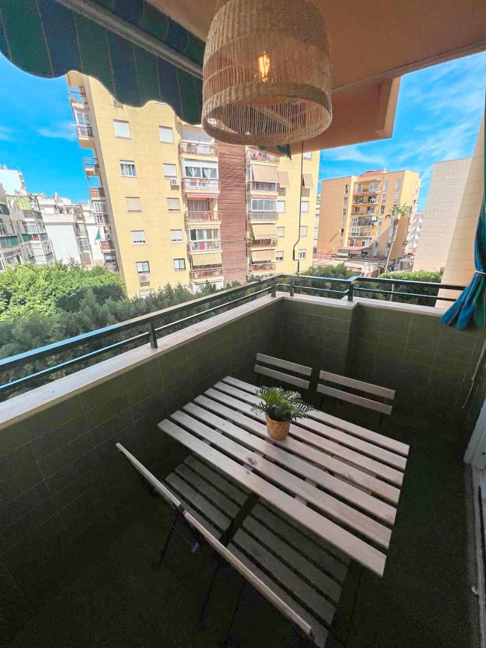 Large & Cozy Centrally Apartment توريمولينوس المظهر الخارجي الصورة
