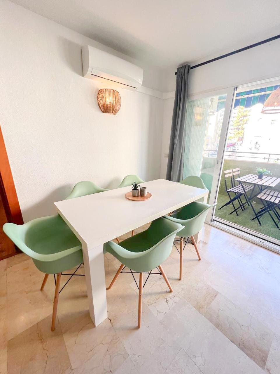 Large & Cozy Centrally Apartment توريمولينوس المظهر الخارجي الصورة