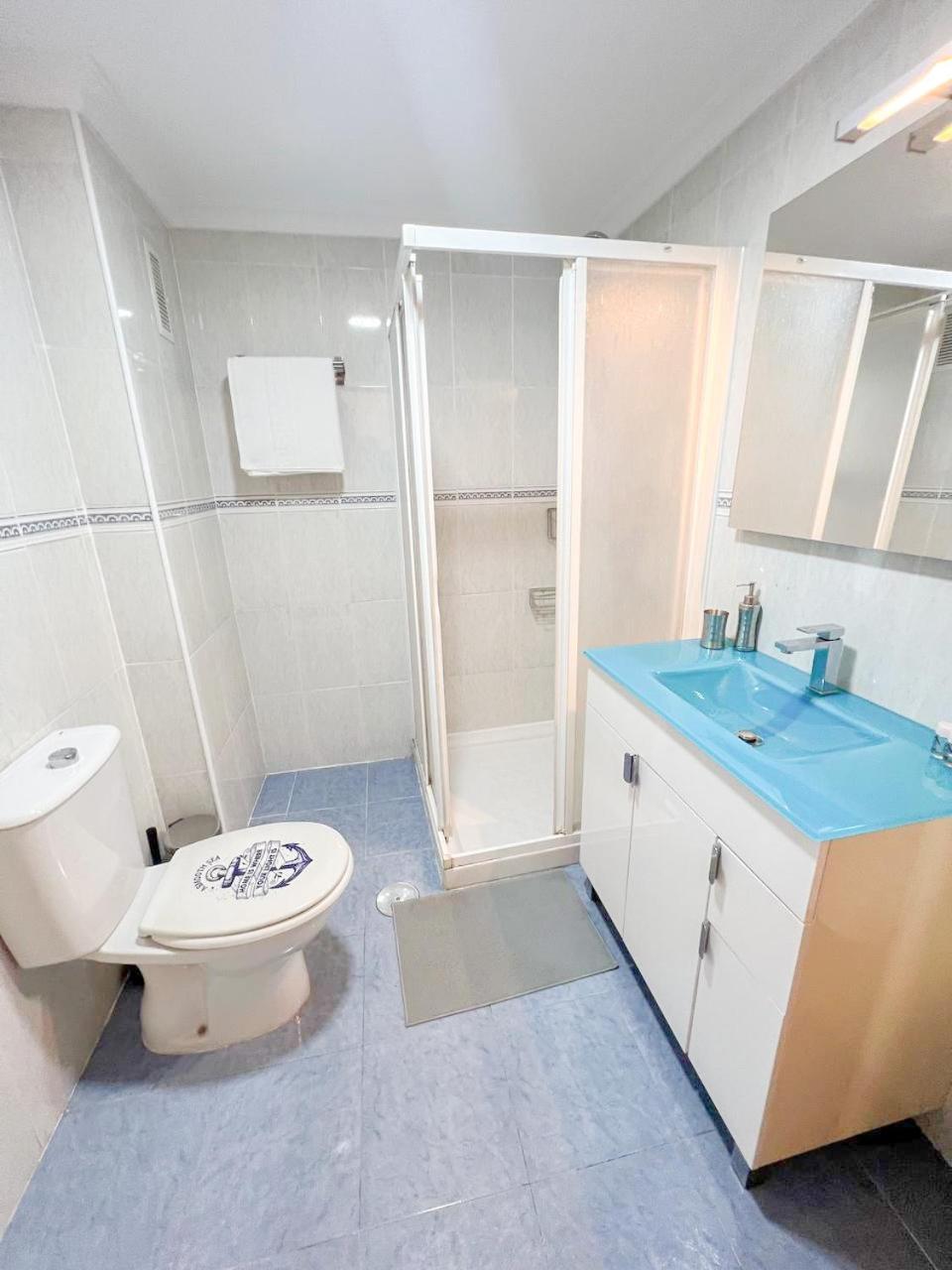 Large & Cozy Centrally Apartment توريمولينوس المظهر الخارجي الصورة