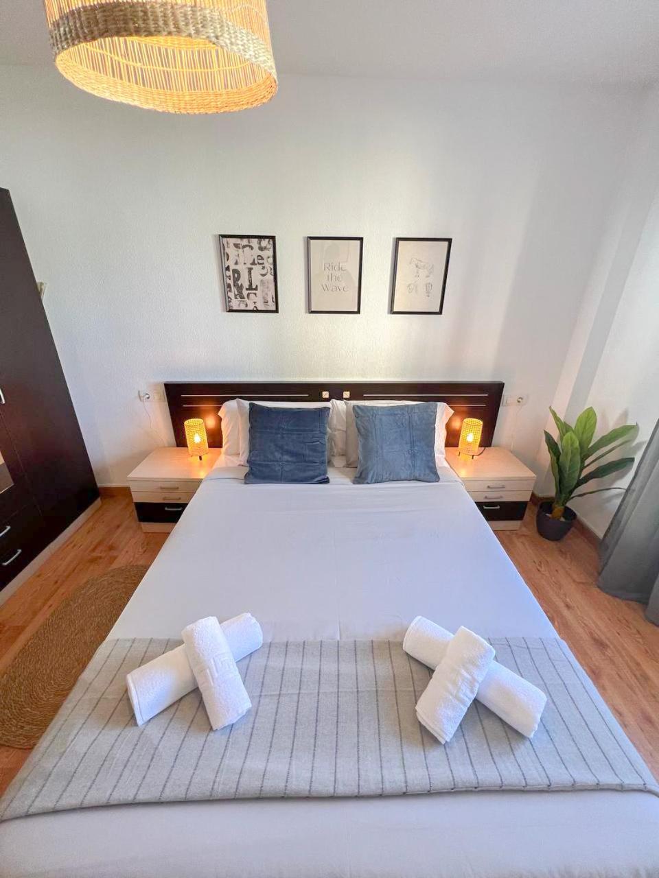 Large & Cozy Centrally Apartment توريمولينوس المظهر الخارجي الصورة