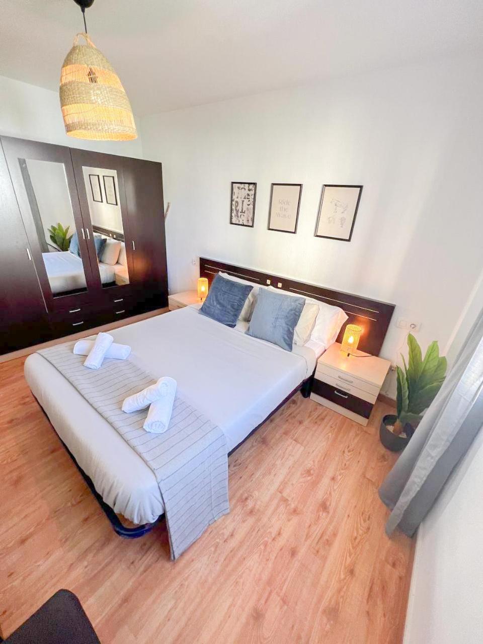 Large & Cozy Centrally Apartment توريمولينوس المظهر الخارجي الصورة