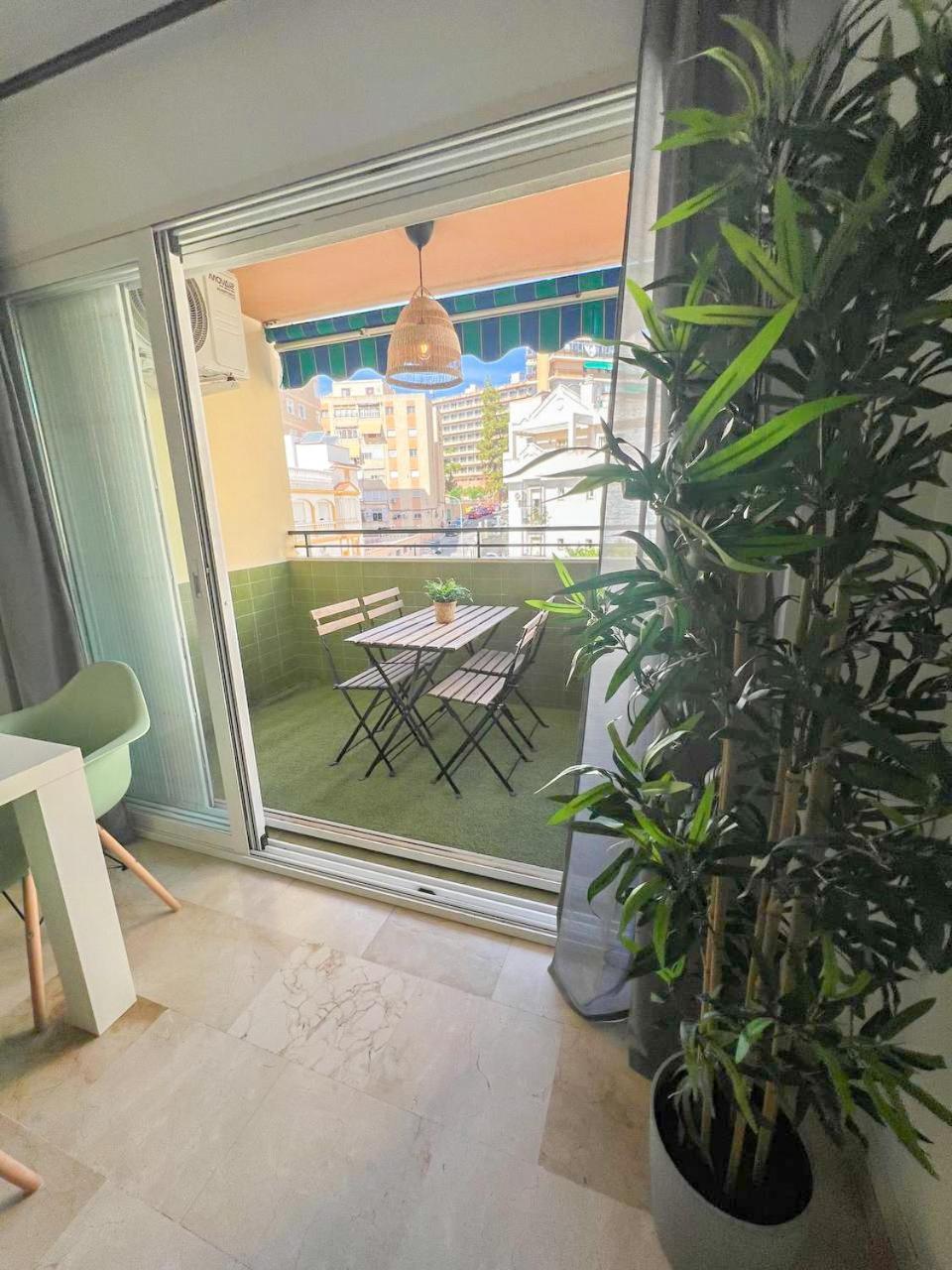 Large & Cozy Centrally Apartment توريمولينوس المظهر الخارجي الصورة