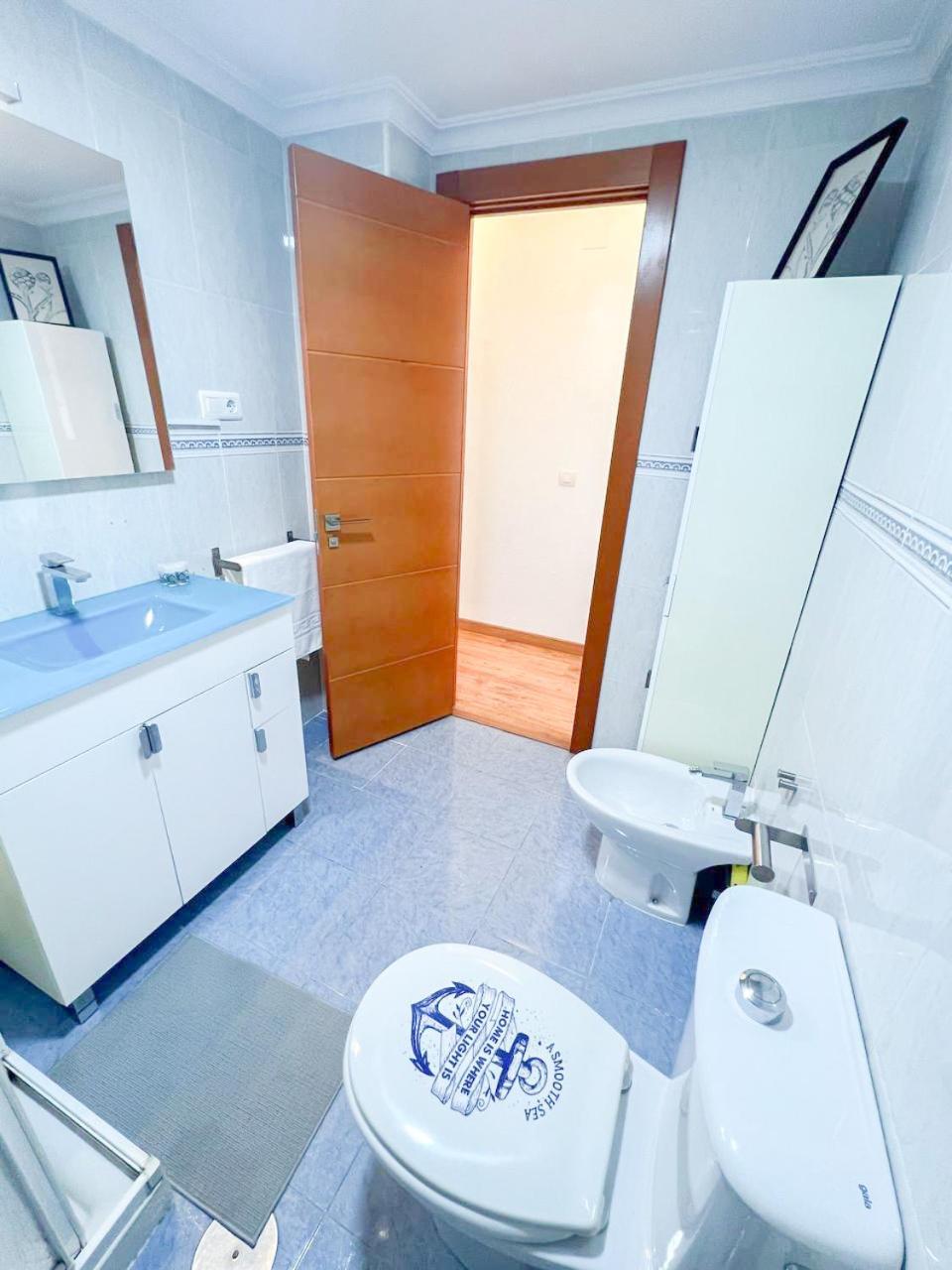 Large & Cozy Centrally Apartment توريمولينوس المظهر الخارجي الصورة