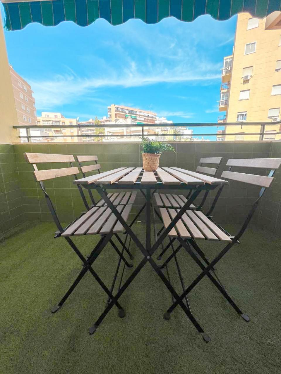 Large & Cozy Centrally Apartment توريمولينوس المظهر الخارجي الصورة