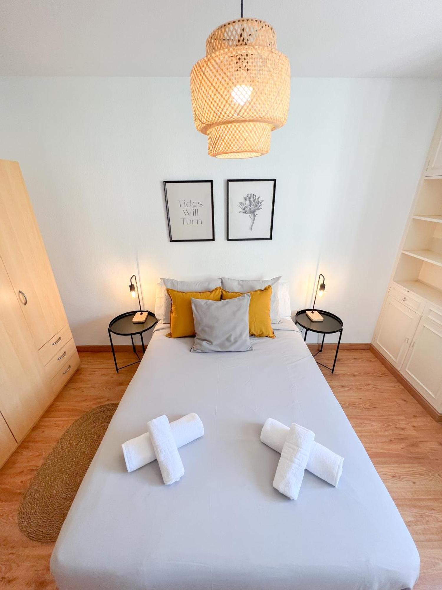 Large & Cozy Centrally Apartment توريمولينوس المظهر الخارجي الصورة