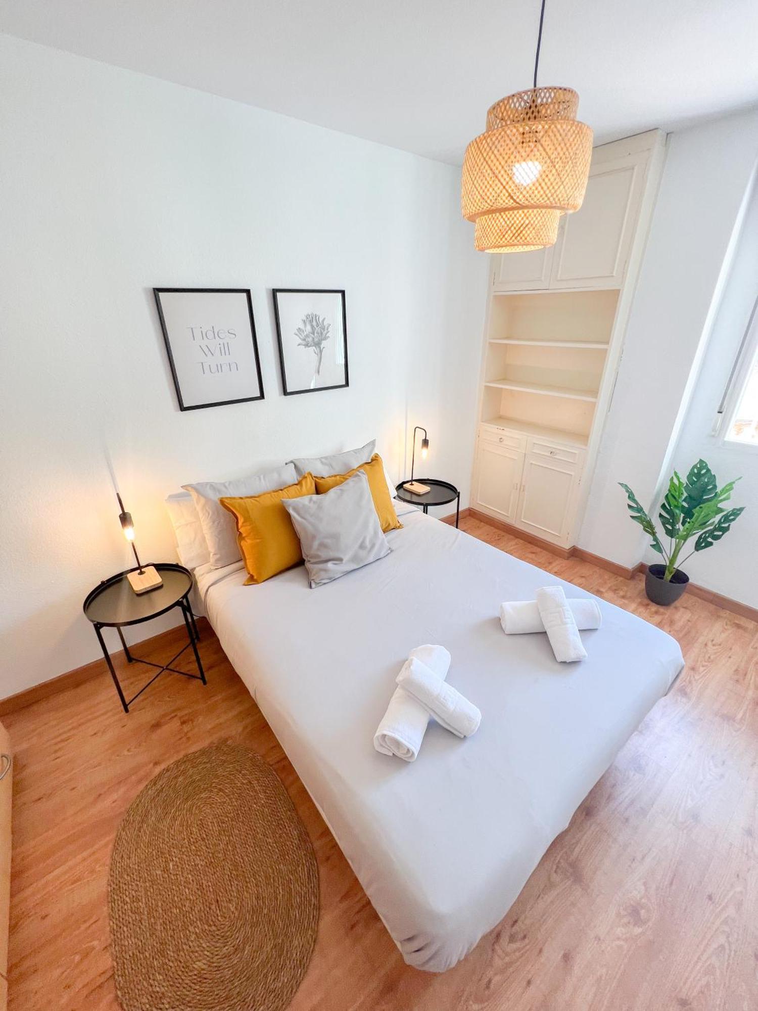 Large & Cozy Centrally Apartment توريمولينوس المظهر الخارجي الصورة